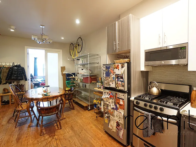 914 Hart St #1R — Photo 3