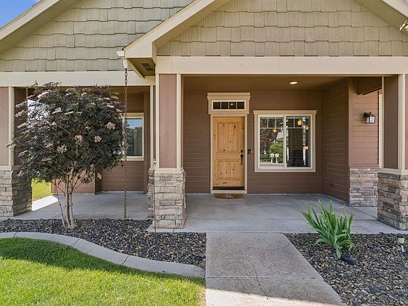5th image of 305 Crimson Cir E