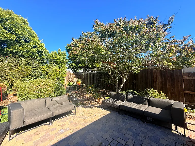 16882 Harkness Cir — Photo 30