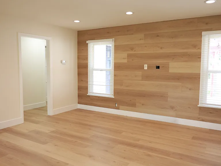 22131 Leadwell St — Photo 9