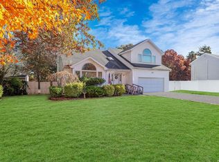 83 Barraud Dr, Port Jefferson Station, NY 11776