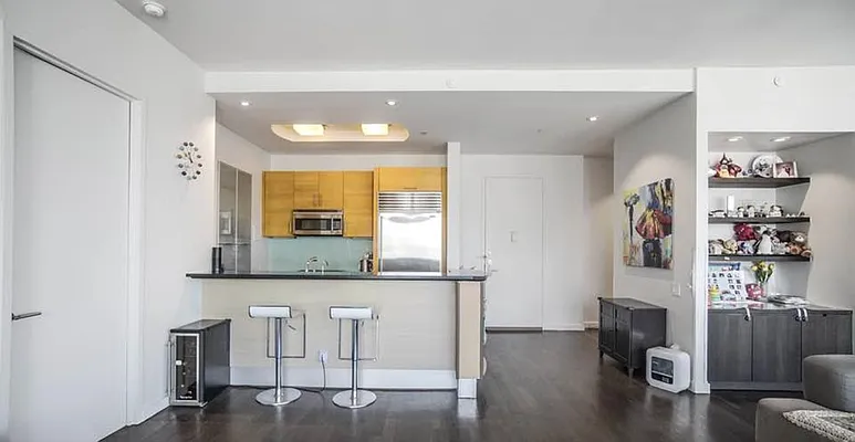 Rented by R New York | media 42