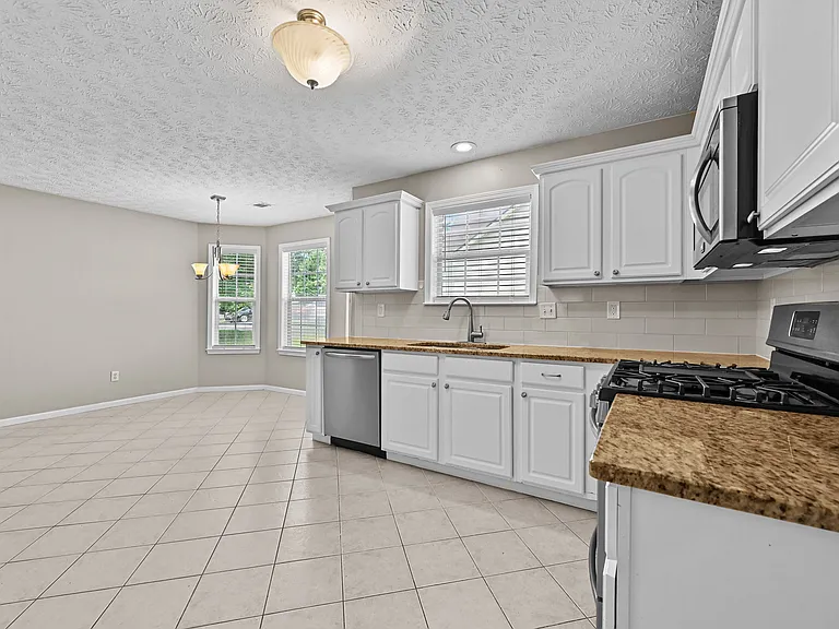 1029 Harbins Pass Dr — Photo 13