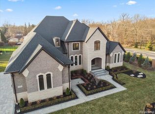 37651 Hidden Valley, Clinton Township, MI 48036