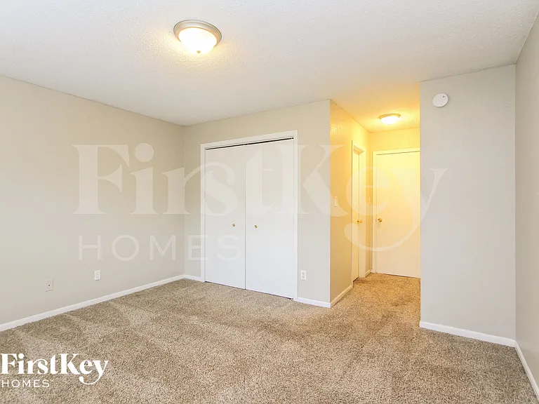6230 Long River Ln — Photo 9