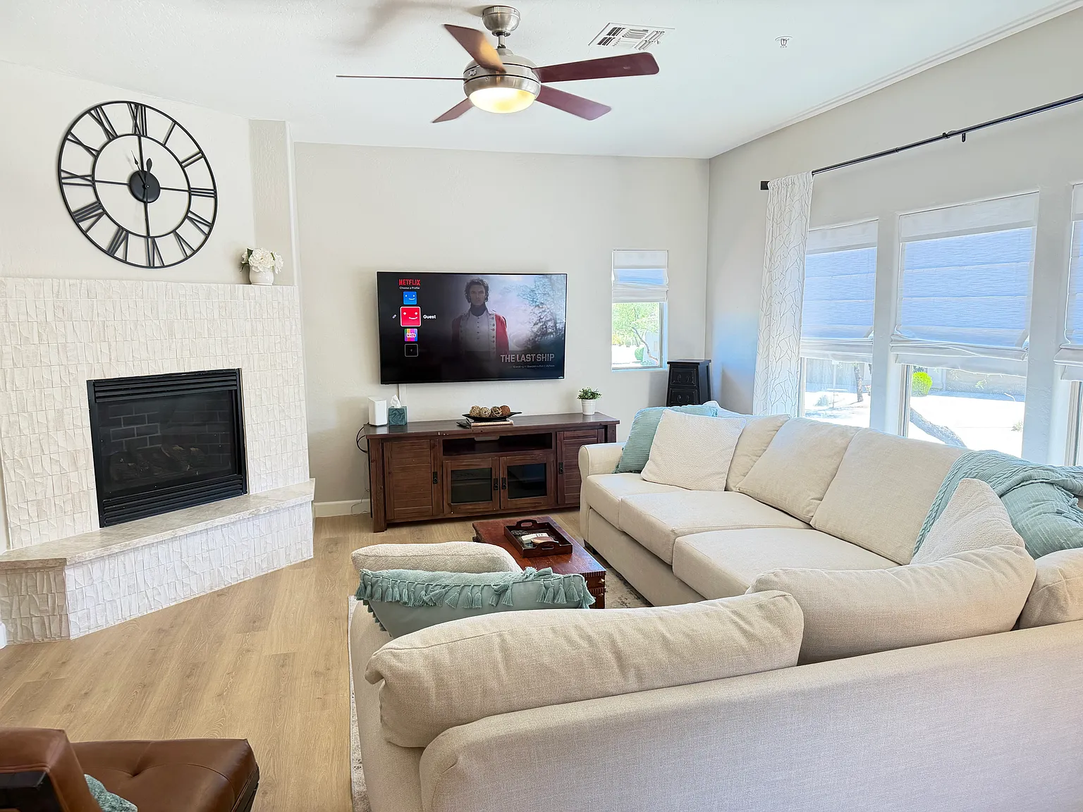 2 bed, 1403 sqft, $3,000 — Photo 2