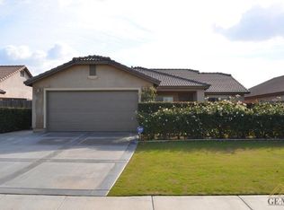10701 Valverde Dr, Bakersfield, CA 93311