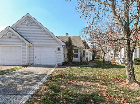 8134 Crook Dr N, Indianapolis, IN 46256