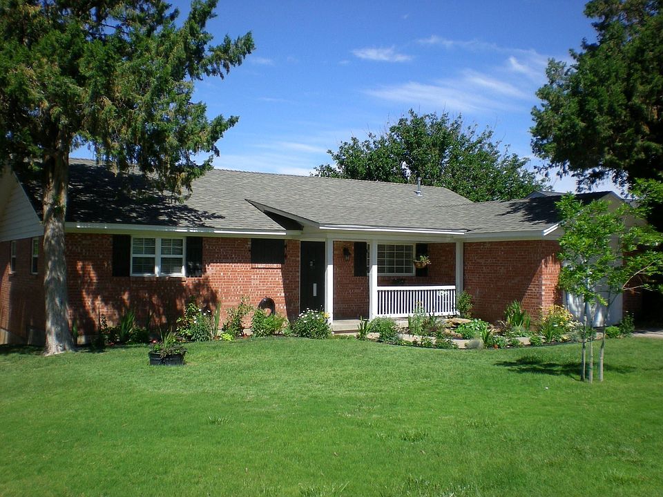 121 N Goliad