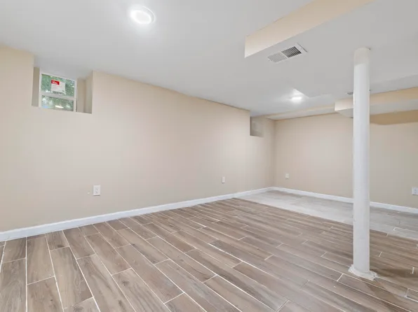 99 West 50th Street image 28 of 44