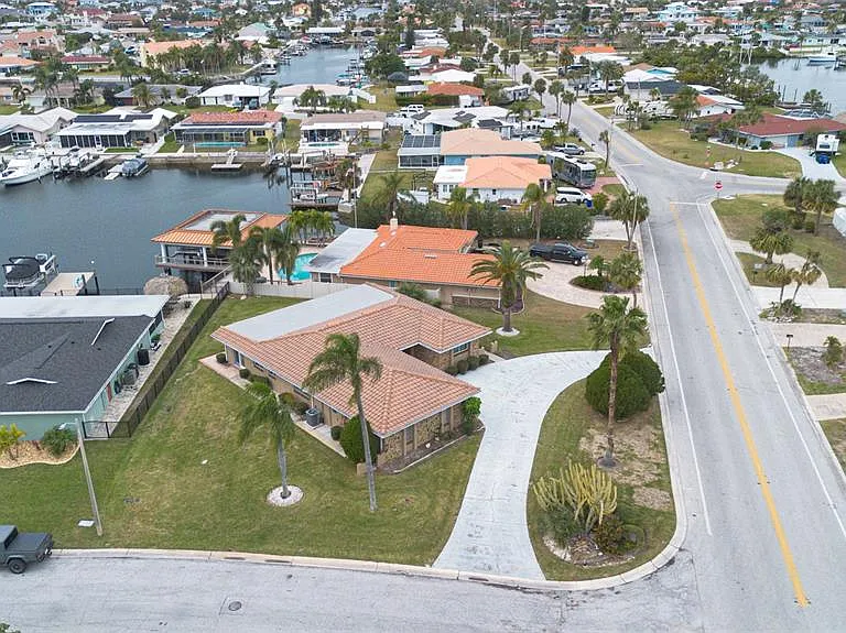 3734 Topsail Trl — Photo 36