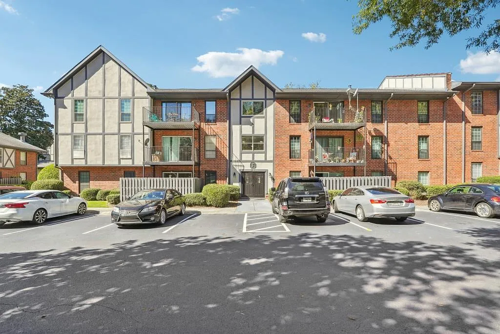 2 bed, 1206 sqft, $1,850 — Photo 1