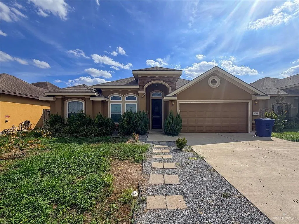 3 bed, 2.0 bath, 2159 sqft, $2,200 — Photo 1