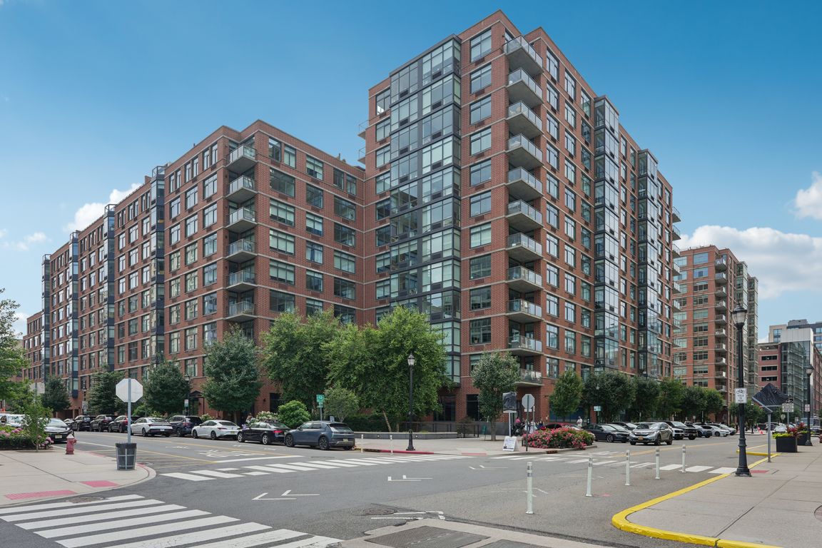 Hudson St-2206-001.jpg