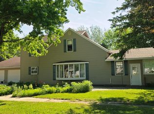 535 W 1st St S, Cottonwood, MN 56229