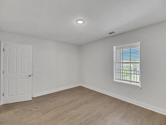 4th image of 247 Holland Dr #804