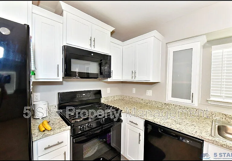 5129 Rose Elise St — Photo 13