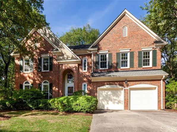 4701 Crownvista Dr, Charlotte, NC 28269
