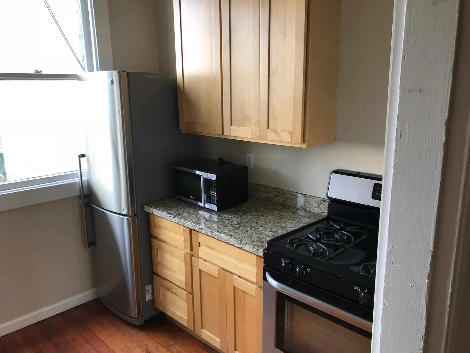 3 bed, 1.5 bath, $6,595 — Photo 4