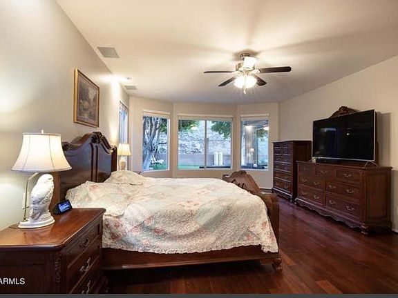 5th image of 750 E Hiddenview Dr
