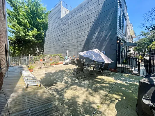 Rented by Evergreen Realty & Investments | media 26