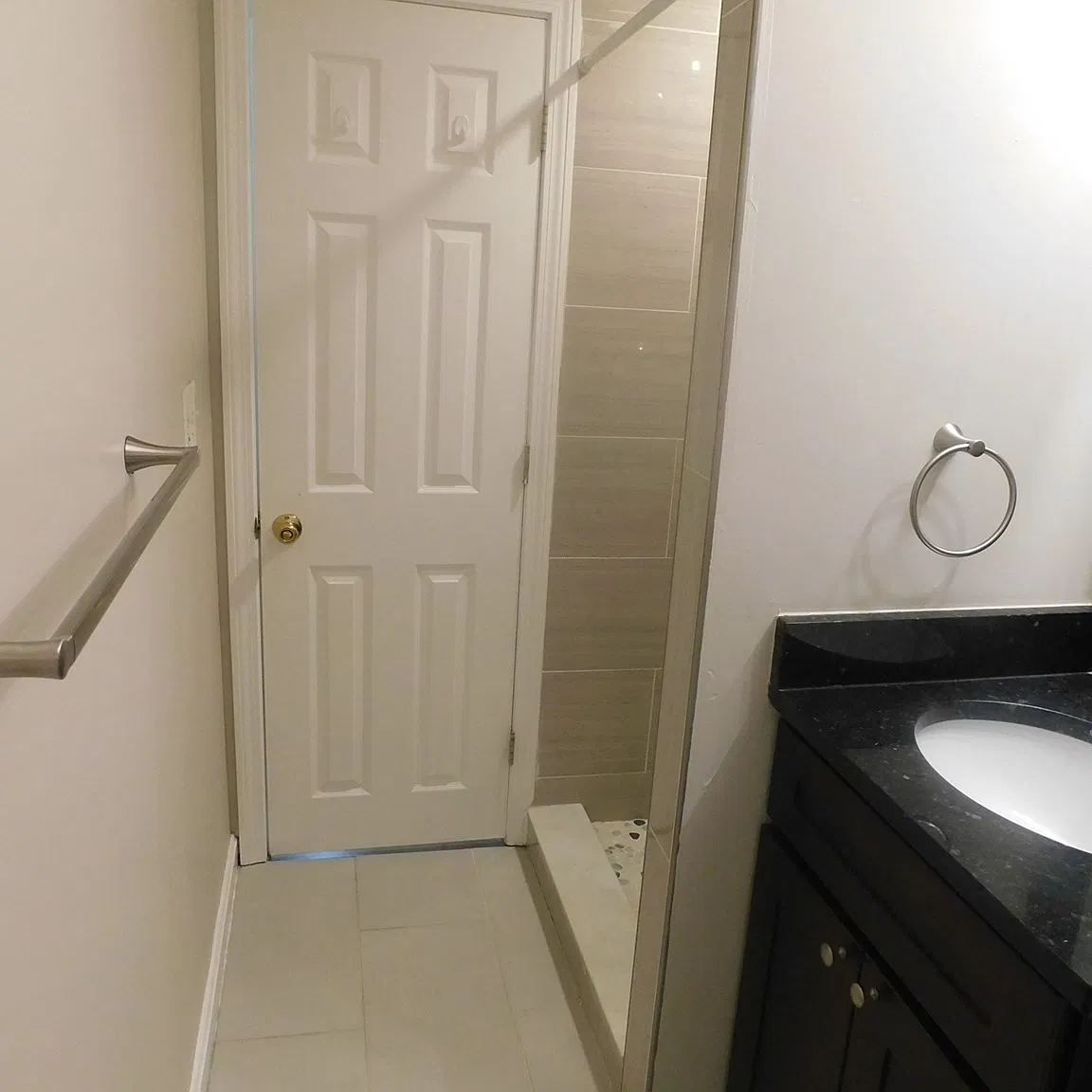 3 bed, 2.0 bath, 1133 sqft, $2,400 — Photo 3
