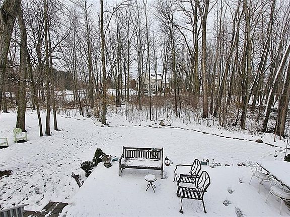 5th image of 26 Ashland Oaks Cir