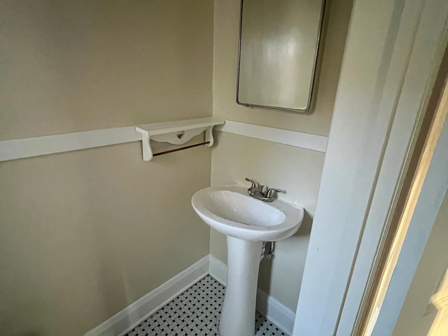 2 bed, 1.5 bath, 1600 sqft, $2,250 — Photo 4