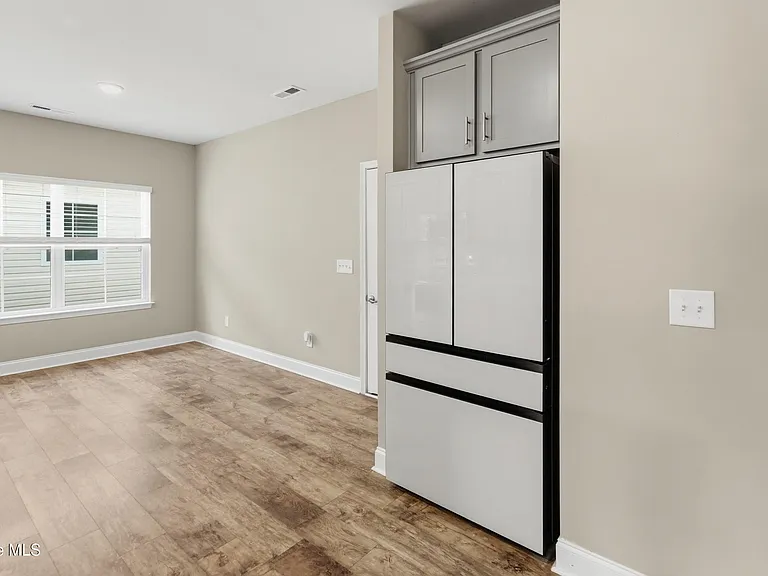 755 Greenwich Pl — Photo 18