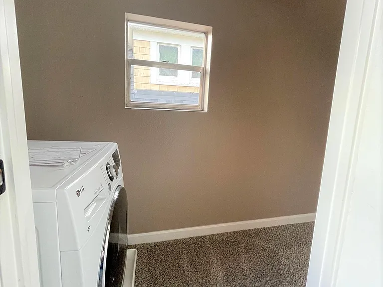 2022 W Pikes Peak Ave — Photo 17