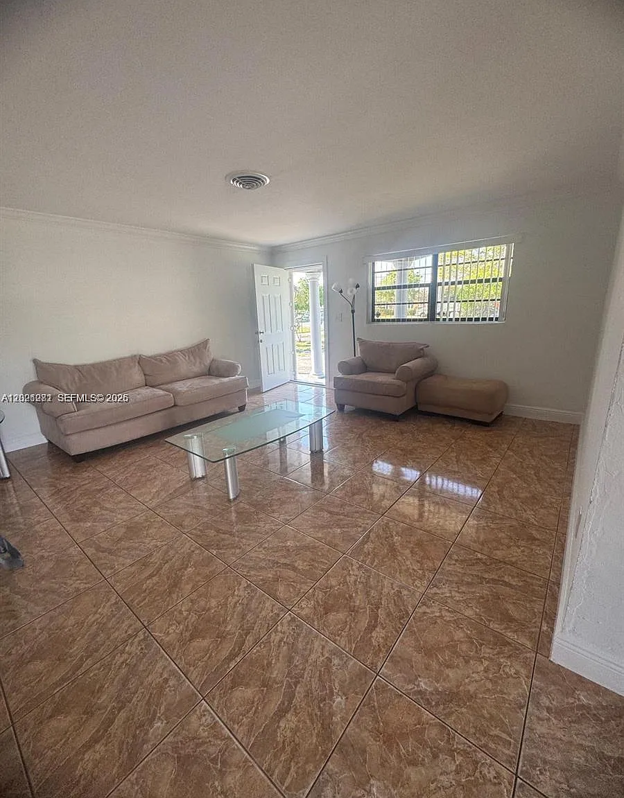 Carol City 4th Addn — Photo 2