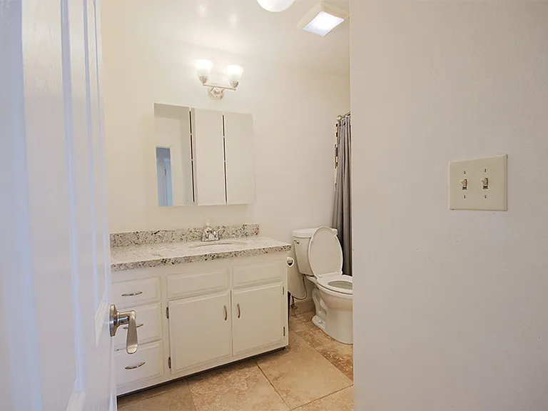 5542 Fernhill Cir — Photo 39