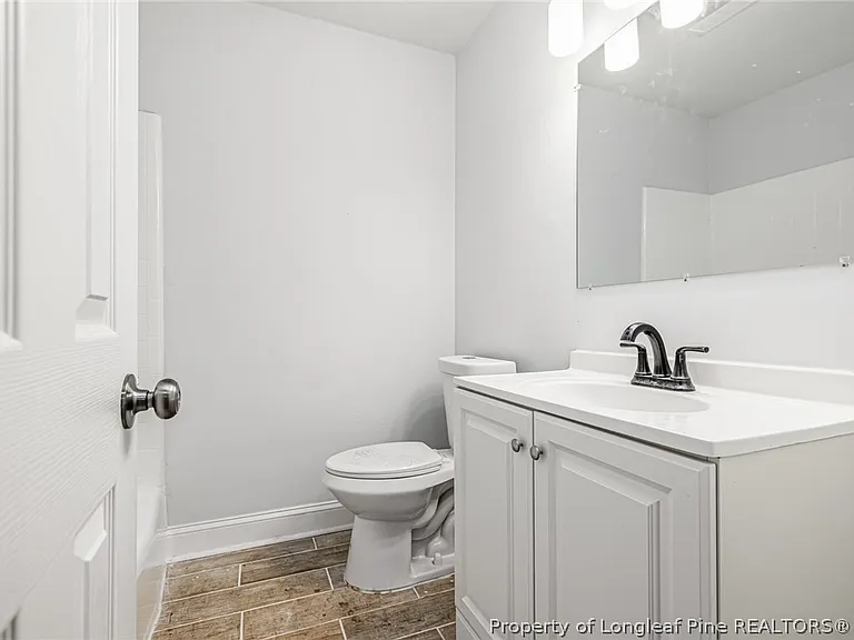 2326 Barrington Cir — Photo 26