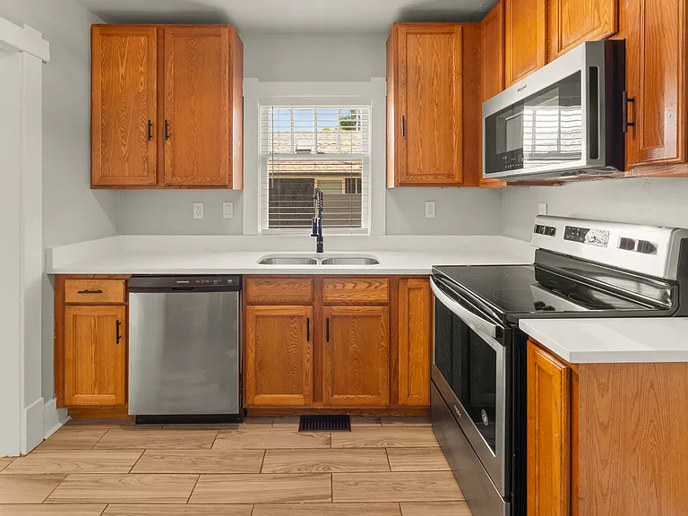 202 N Hooker St — Photo 12