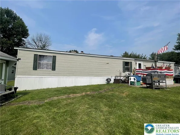 75 Easy St, Northampton, PA 18067