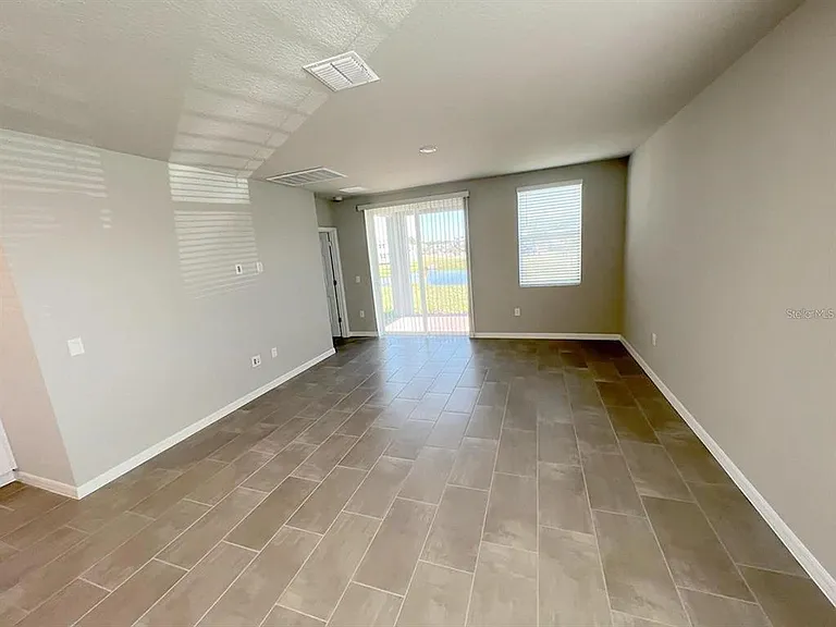 820 Rivers Crossing St — Photo 5
