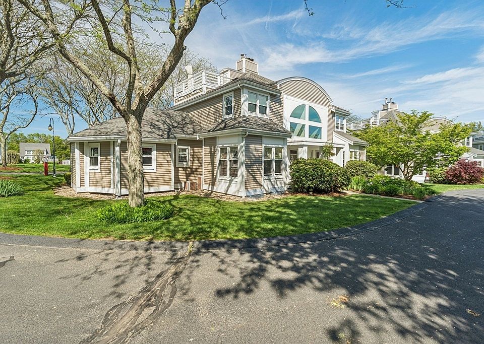 1st image of 8 Oakmont Dr #8