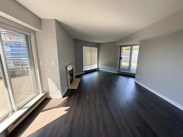 5733 Cambie St — Photo 12