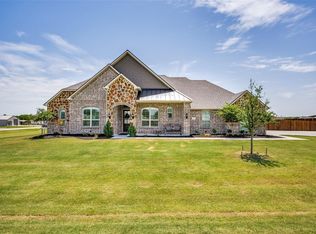 7018 New Castle Ln, Sanger, TX 76266