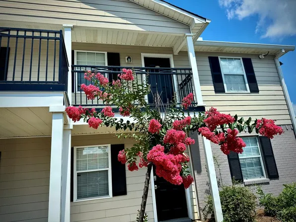 2112 Old Taylor Rd APT M8, Oxford, MS 38655