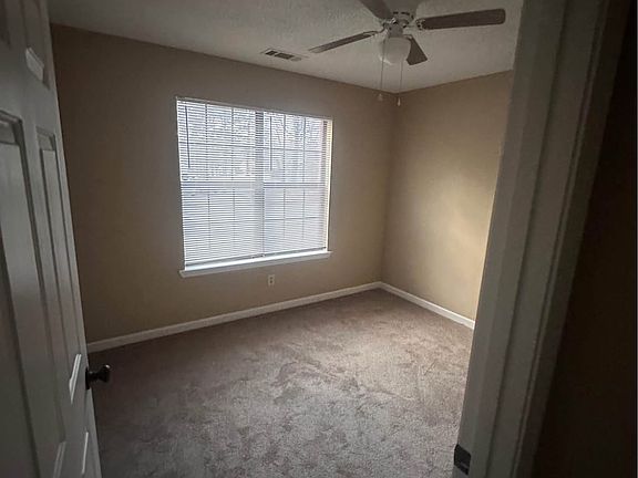 5th image of 2152 Woodfield Park Rd #3