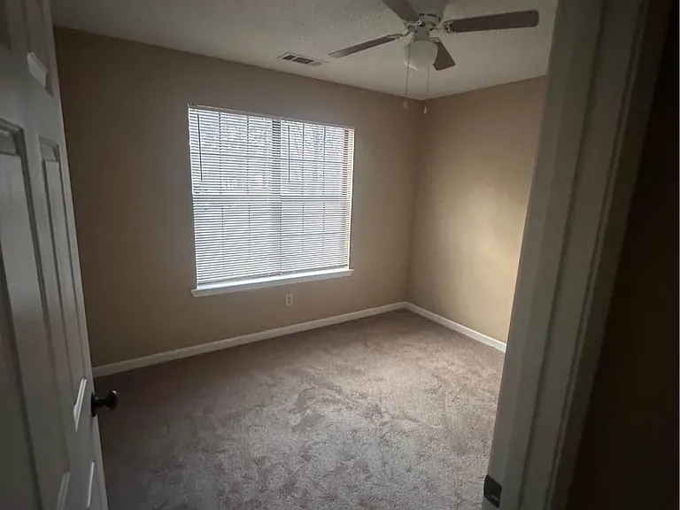 2152 Woodfield Park Rd #3 — Photo 5
