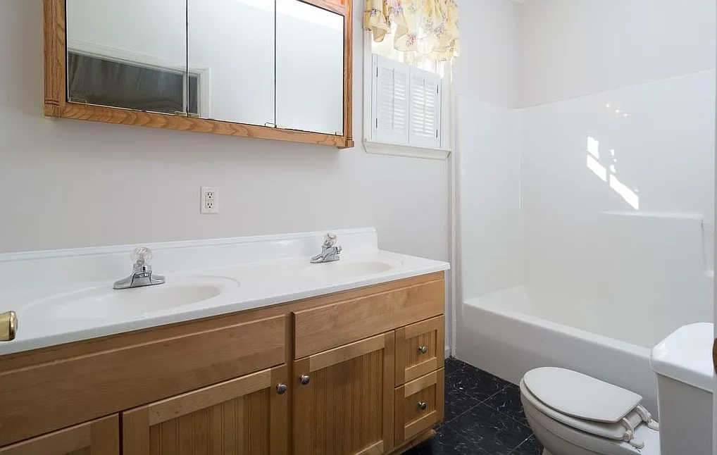 1224 Fairview Drive - 1 — Photo 3
