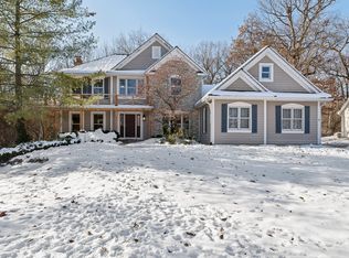 600 Crosswind Ln, Lindenhurst, IL 60046