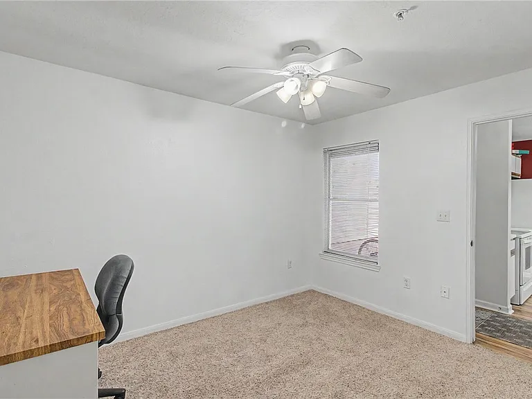 521 Parkway #103 — Photo 12