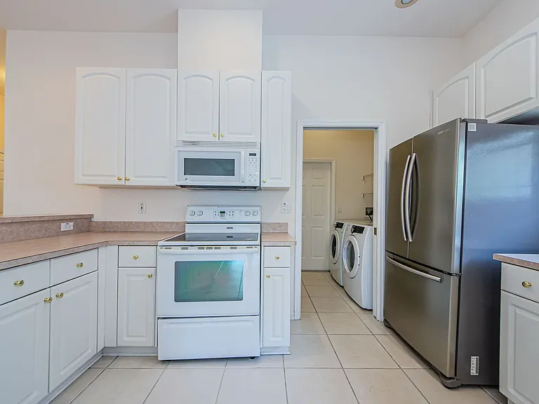 2624 Tottenham Dr — Photo 7