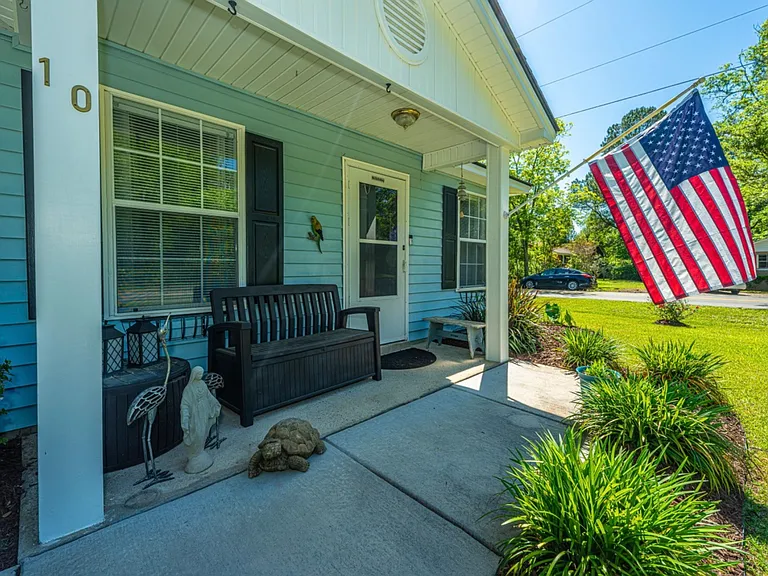 10 Craig Ct — Photo 1