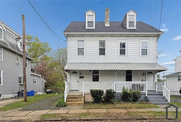 121 Union Ave — Photo 1