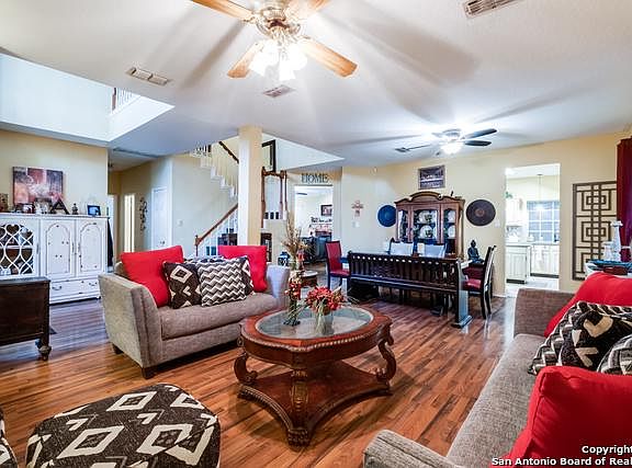 4th image of 2414 Oakline Dr