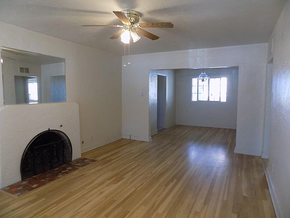 Entry to dining room